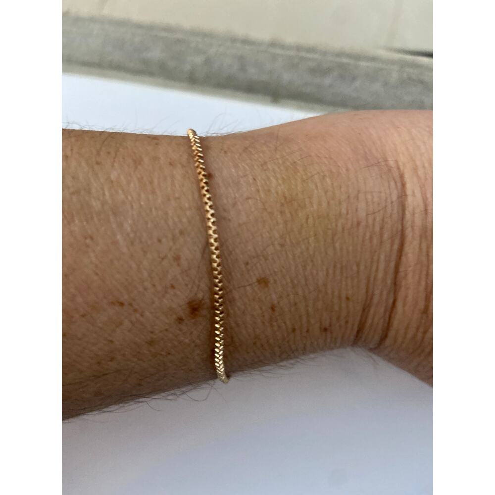 Box chain bracelet, gold tone